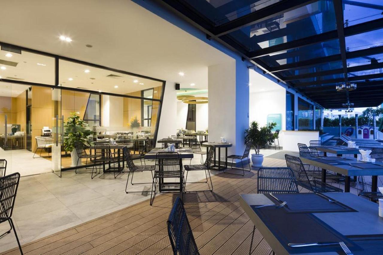 Parama Apartments Balcony Beachfront Nha Trang Esterno foto