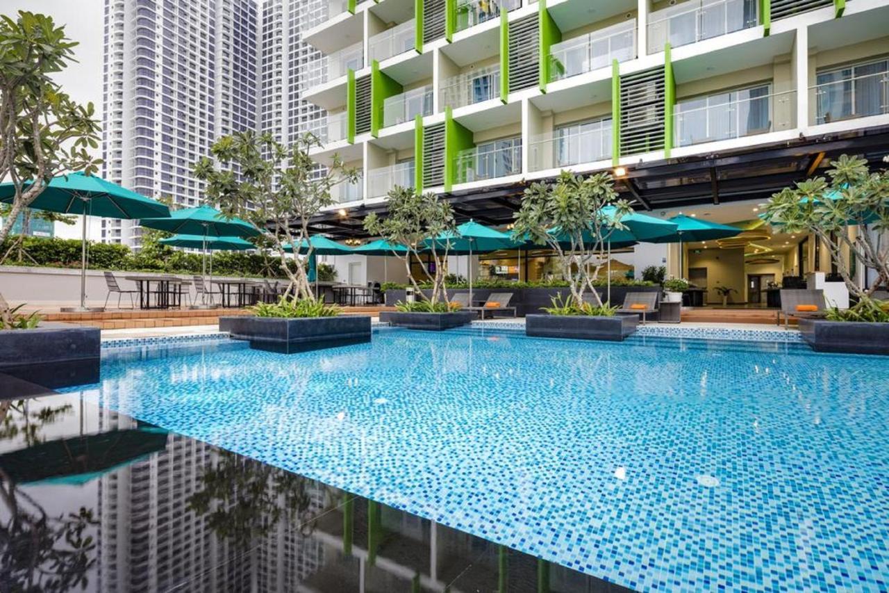 Parama Apartments Balcony Beachfront Nha Trang Esterno foto